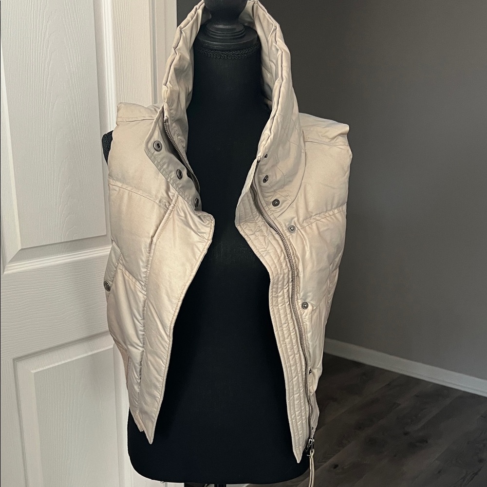 Express Women's Beige Puffer Vest